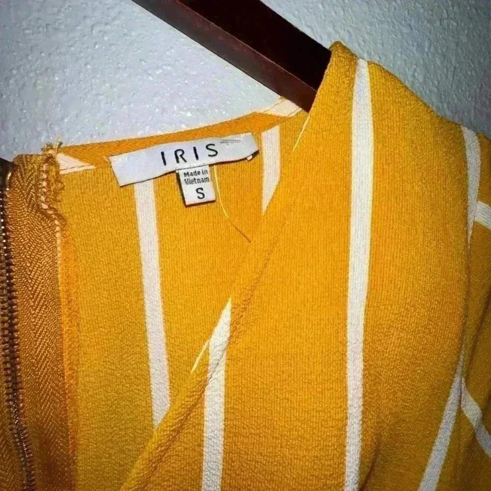NWT! Iris Basic Yellow & White Striped Crop Top Size S - Picture 5 of 8